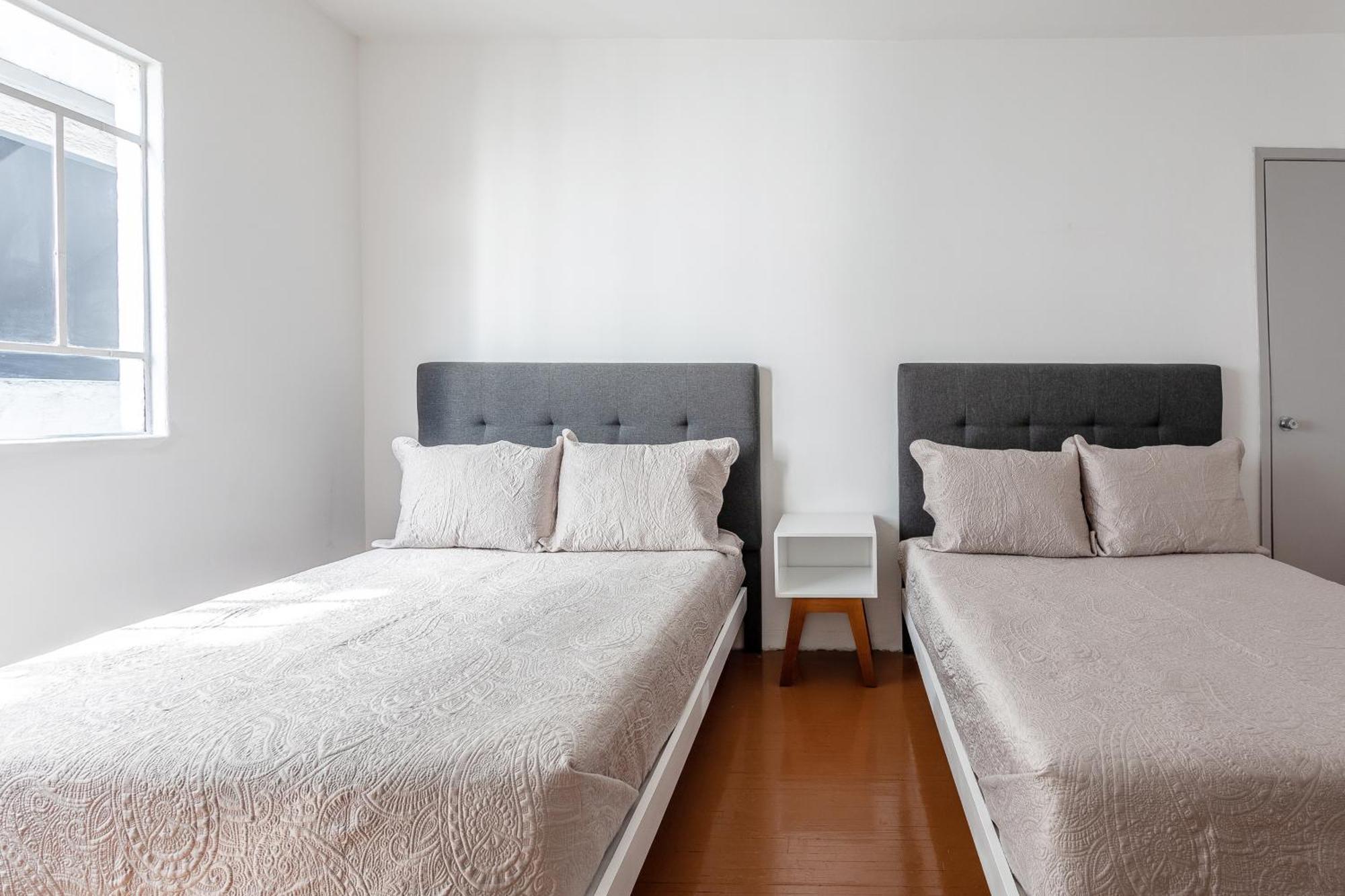 Connected In Roma - 3br- Fast Wifi- Laundry Apartment